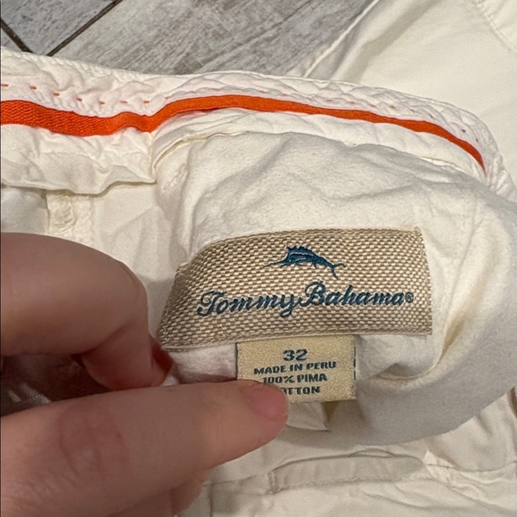[Tommy Bahama] Men's White Flat Front Shorts - Size 32 - Picture 3 of 5